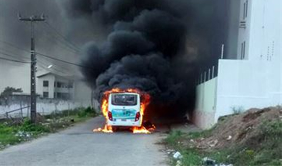 Violencia onibus incendiado em Campina