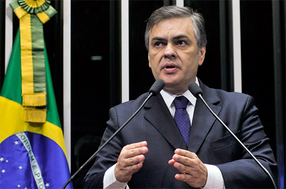 Cassio pede renuncia de Dilma Congresso em Foco02
