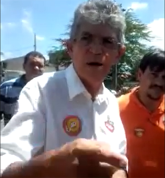 Video Ricardo Coutinho prometendo aos concursados contratar 2014