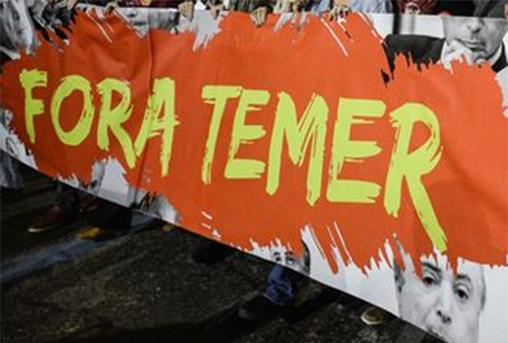 Temer em Monteiro manifestantes 10mar2017