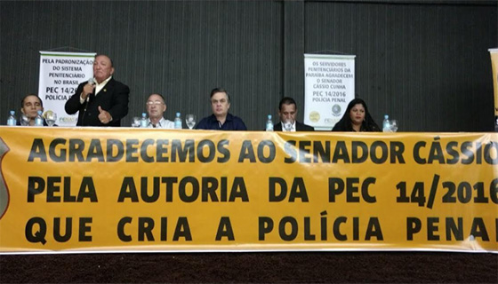 Agentes penitenciários homenageiam Cássio