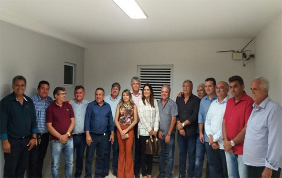 Nabor leva prefeitos para João e RC