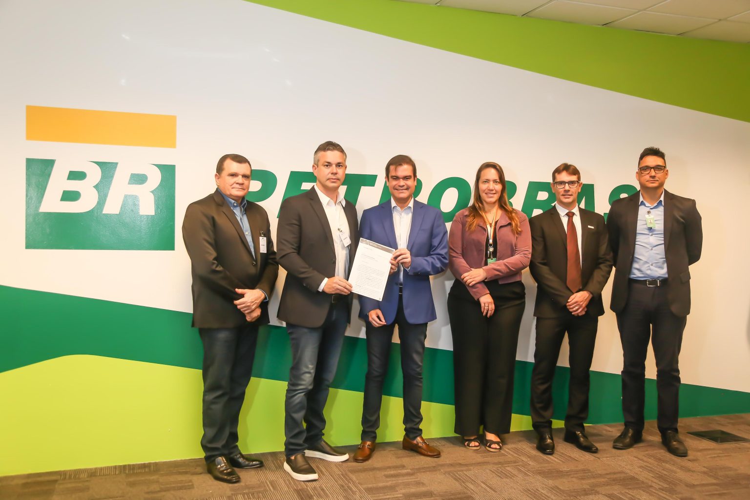 Prefeito André Coutinho articula retorno da Petrobras ao Porto de Cabedelo